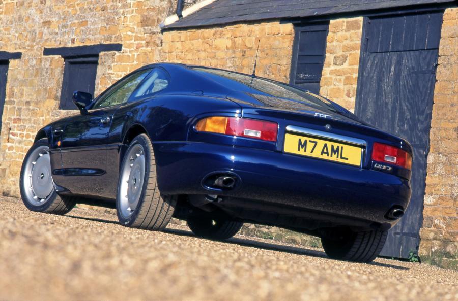  Aston Martin DB7 1994 года  (фото 2 из 19)